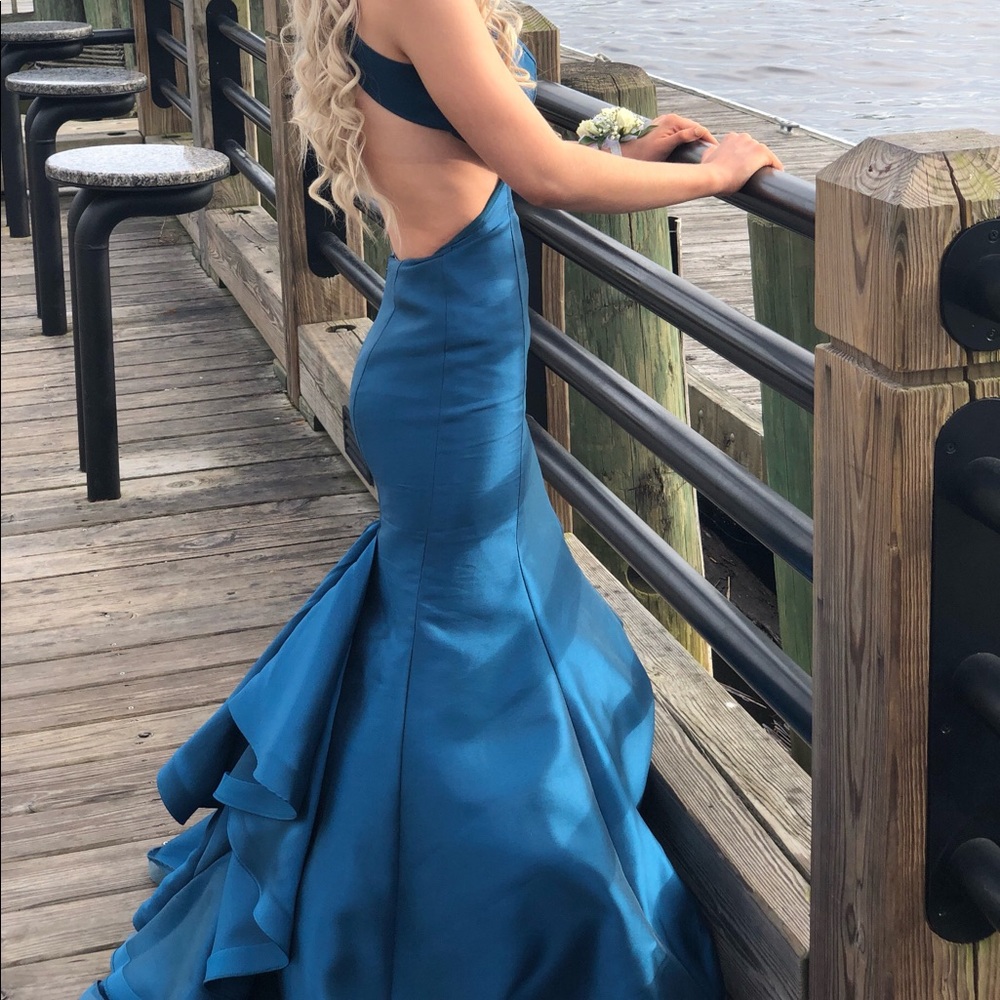 Prom dress - Picture 3 of 4